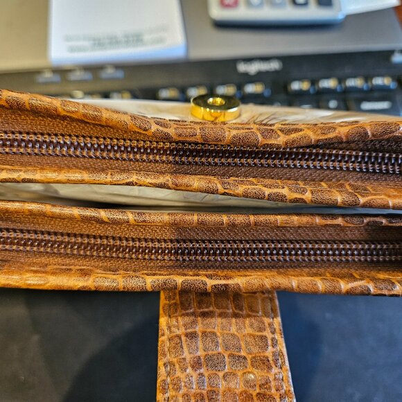 Zitomer Cosmetic Clutch - Cris Notti - Picture 11 of 11